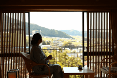 Japanese-style Room (10 + 7 tatami mats）／non-smoking