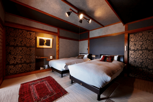 源泉かけ流し温泉付　和室8畳ベッドルーム