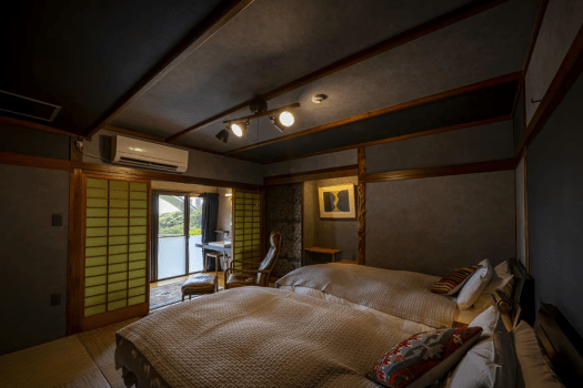 源泉かけ流し温泉付　和室8畳ベッドルーム