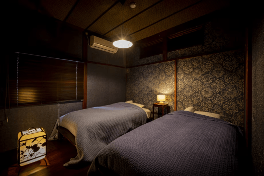 【和室16畳(8畳+8畳の二間続き)+ツインベッドルーム】