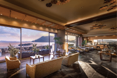 270度のランドスケープ
穏やかな瀬戸内の多島望むテラス