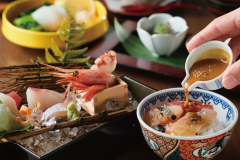 【彩り海鮮盛り御膳】"旬の魚介類を一度で二度楽しめる、贅沢御膳"
