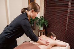 日常の疲れを癒し、心と体にいたわりのひとときをお過ごしください。