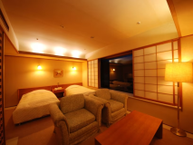 和室10帖+ツインルームのひろびろ和洋室