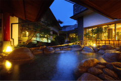 ■梅の粧露天岩風呂