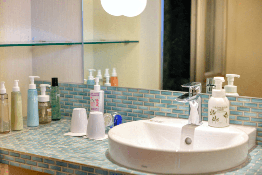 Twim room with Jinya view