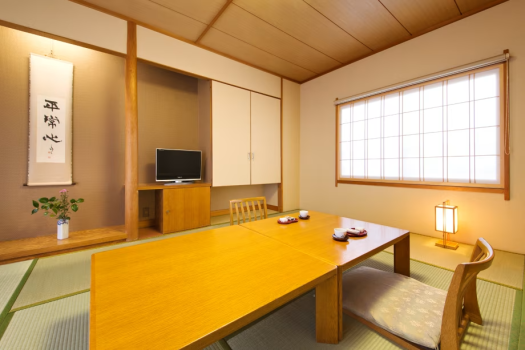 Japanese-Style Economy Room with City View