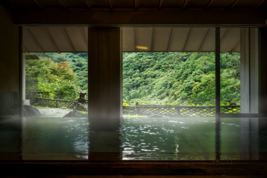 【素泊まり】「芦ノ牧」の湯量豊富な天然温泉でゆったり過ごす♪チェックイン２４時までOK