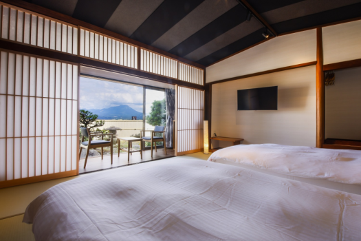 大山と日本海を望む展望庭園付き最上階和モダンツインルーム