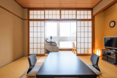 和室 8畳 マッサージチェアWiFi空気清浄機