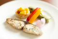 「夕食」あうら橘の創作料理「べっぴん料理」
特別な一日に贅沢なひとときを。和を基本とした創作料理「べっぴん料理」。目で楽しめ、もちろん味でもお楽しみいただけるよう、器からこだわりを持たせております。