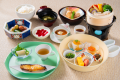 SDGs soup packed with flavor made by stewing scraps used in cooking. A brightly colored Japanese breakfast featuring seasonal vegetables served with two types of salt and our original soy sauce sauce.
Enjoy a refreshing morning at Hakone Onsen with a menu that will make you smile and feel energetic from the start of the day.