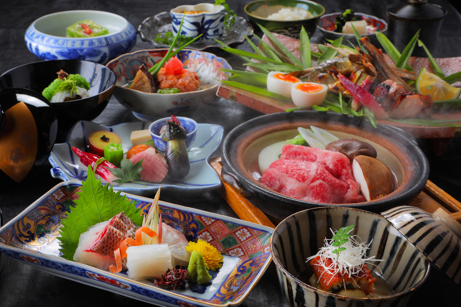 和会席を「五感で味わう」大分豊後牛を始めこだわりの食を和の器とともに