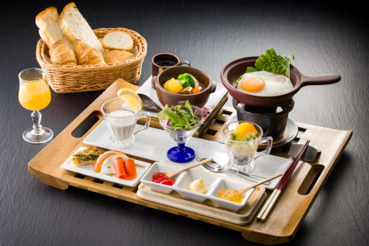 【洋朝食】特製パンや料理長特製スープをはじめ、平飼鶏の良質な卵を使用した卵料理、有機野菜サラダを(※イメージ)