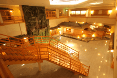 泉の広場はお客様の憩いの場となっております