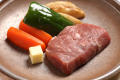 お肉が大好きな方へ♪トリプルお肉の食べ比べ