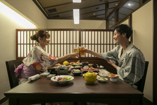 【個室風お食事処】おふたりでゆっくりとお食事をお楽しみ頂けます。