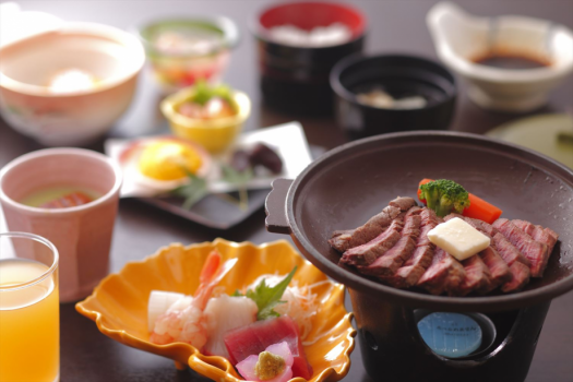 お子様のお料理をお選び頂けます。「お子様会席(イメージ）」又は「お子様プレート」