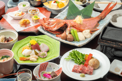 湯宿一番地の基本会席「あたみ季味膳」伊豆の山海の味覚が楽しめる基本お料理コースです。