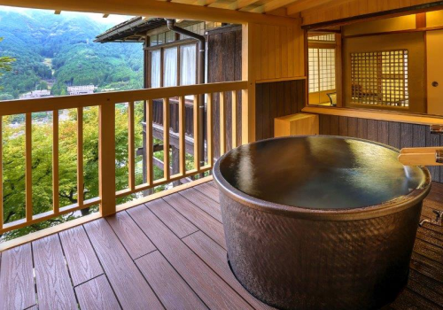 KUMOI with open-air bath