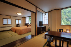【山側客室】静けさを大切にした二間続きの和洋室