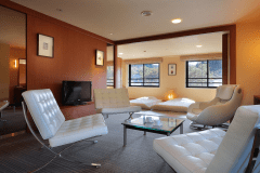 【角部屋】和洋室＜75平米＞三方の窓から陽射しが優しく降り注ぎます