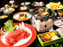 【特選会席】県産玉子で食べる厳選和牛のすき焼き＆活き鮑の酒蒸しに、人気の県産真鯛も♪料理長の自信作！