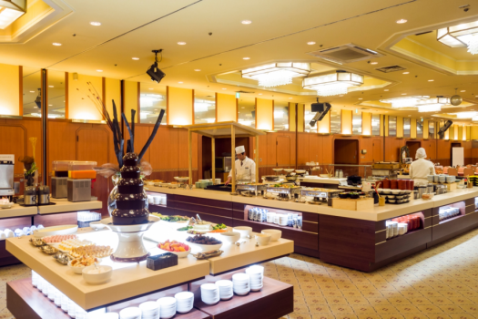 バイキング会場 ライブキッチンでアツアツ出来立てお料理をお楽しみください。 バイキング会場 ライブキッチンでアツアツ出来立てお料理をお楽しみください。