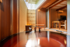 106【豊富LUXE】露天風呂付客室　　和室／露天風呂／ツインベッド／ダイニングテーブル／ミニバー