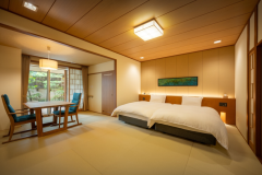 101【豊富LUXE】露天風呂付客室　　和室／露天風呂／ツインベッド／ダイニングテーブル／ミニバー