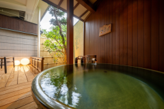 105【豊富LUXE】露天風呂付客室　　和室／露天風呂／ツインベッド／ダイニングテーブル／ミニバー