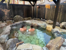 【VILLA L棟限定】貸切天然温泉・湯上がりドリンク付き！自然の温もりに包まれる癒しのグランピングステイ＜2食付＞