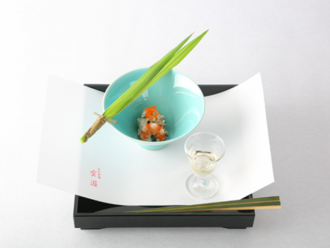 特別会席：「三土料理の哲学」を基本に、長門の旬の食材でつくる会席料理。旬の素材を一番美味しくお召し上がりいただききたく、お献立は月替わりでご用意いたしております