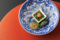 冬の季節会席イメージ：味深い幸が届く冬。新鮮な味わいをお愉しみいただきたく、体の内から嬉しくなる厳選の食材でお献立いたしました。