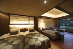 【露天風呂付・山側】曙 スーペリアスイート(約45㎡)：気軽に客室露天風呂をたのしみたいという、お客様のお声より誕生いたしました。