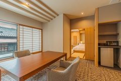 【新館和洋室「13番」】リビングダイニング