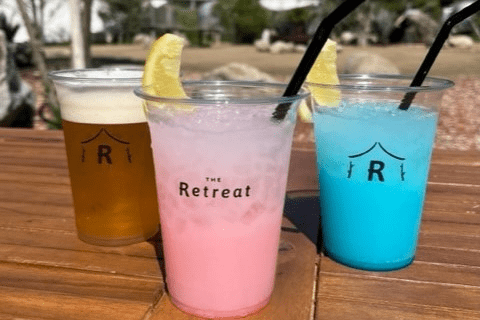 ビール、カクテル、ソフトドリンクなど26種類のドリンクが飲み放題。