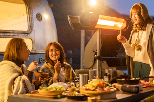あったかグランピング♪テーブルの赤外線ヒーターと足元にはジェットヒーターで快適BBQ！！！