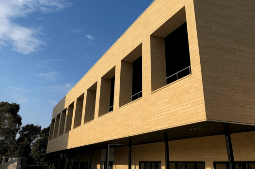 マウンテンロッジ　ツインがあるホテル棟。ここでチェックイン、チェックアウトを行います。