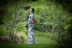 木々や鳥の声に誘われ、心ほどけていく「非日常の世界」へ、貴女をお連れいたします。