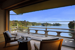 「同じ景色」が一瞬たりともない、自然が創り出す、大らかな空間。お部屋から、何度でもお楽しみください。