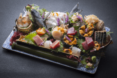 【松島旬の贅‐地魚盛り合せ】季節ごとの違いも楽しめる、朝獲れ新鮮なお造りです。（写真はイメージです）