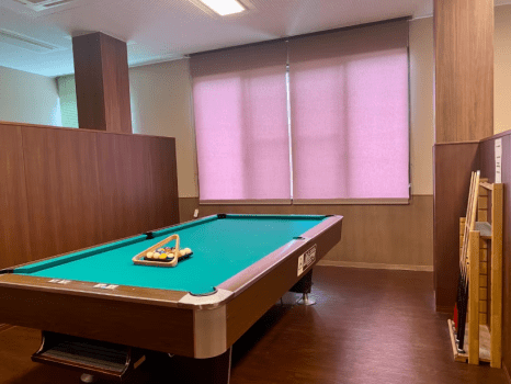 娯楽室で楽しい時間をお過ごしくださいませ。