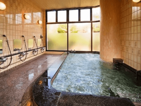 【山吹の湯】
温泉浴場「山吹の湯」「うす紅の湯」は朝夕で男女入替となります。名湯おごと温泉を心ゆくまでお楽しみくださいませ。