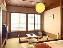 Japanese-style room & twin second floor (non-smoking room) /2樓日西合璧客房（2張床+4張榻榻米）【禁煙】