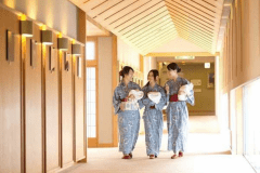 お友達同士で楽しく温泉へ♪