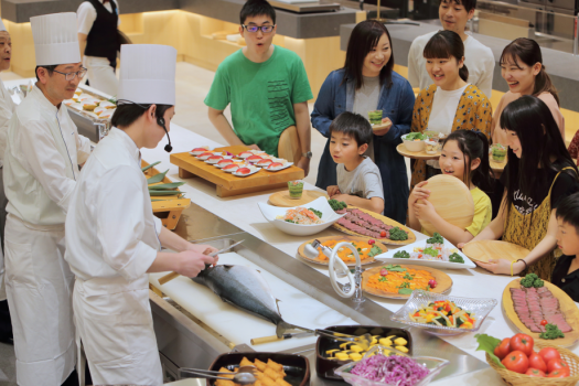 オープンキッチンでは出来たての美味しさをお届けします!(バイキングプラン) オープンキッチンでは出来たての美味しさをお届けします!(バイキングプラン)