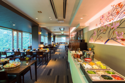 朝食は祖谷渓谷を一望できるcafe dining HANAでご用意しています