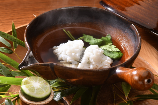 【夏の味覚】夏の風物詩「鱧」と亀岡牛を堪能 厳選食材を使った季節の特選料理<6月1日~10月31日> 【夏の味覚】夏の風物詩「鱧」と亀岡牛を堪能 厳選食材を使った季節の特選料理<6月1日~10月31日>