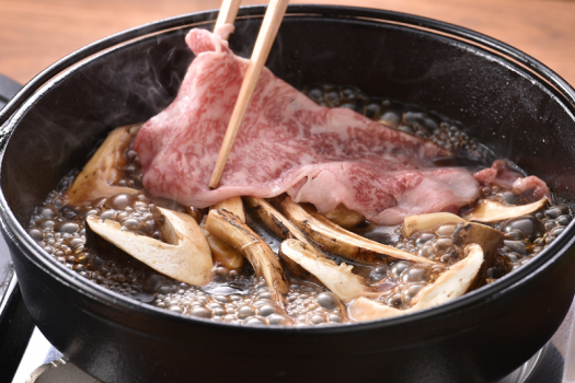 【秋の味覚】松茸と亀岡牛をすきやきで存分に味わう 季節の特選料理<9月1日~11月15日> 【秋の味覚】松茸と亀岡牛をすきやきで存分に味わう 季節の特選料理<9月1日~11月15日>